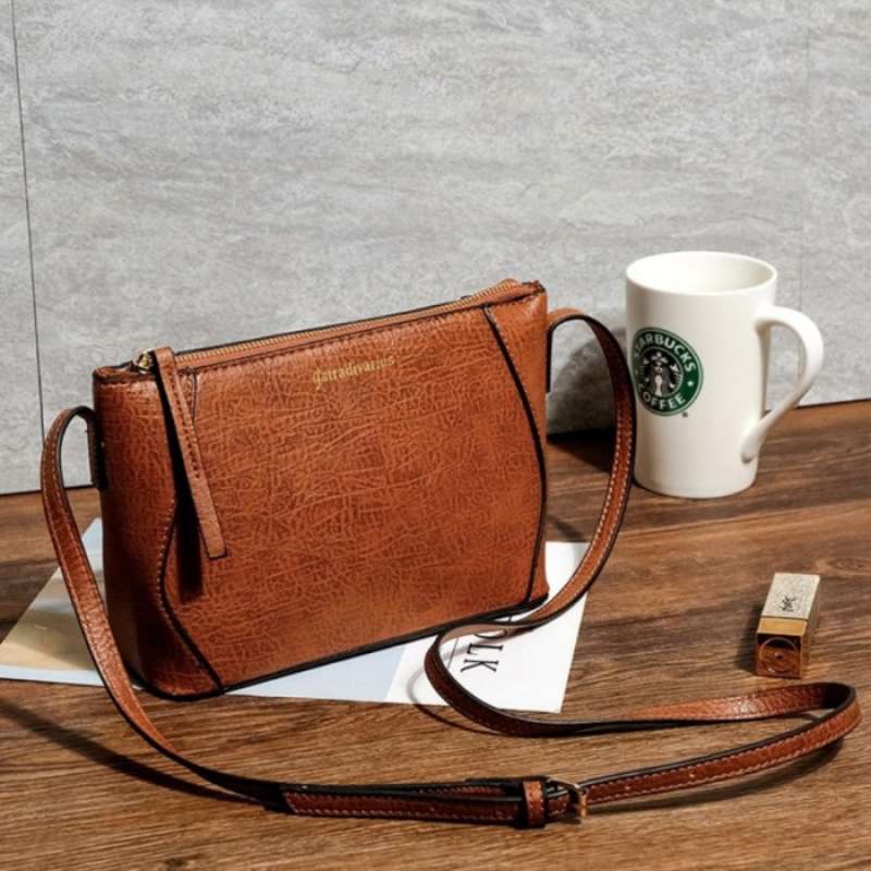 Sling sales bag stradivarius