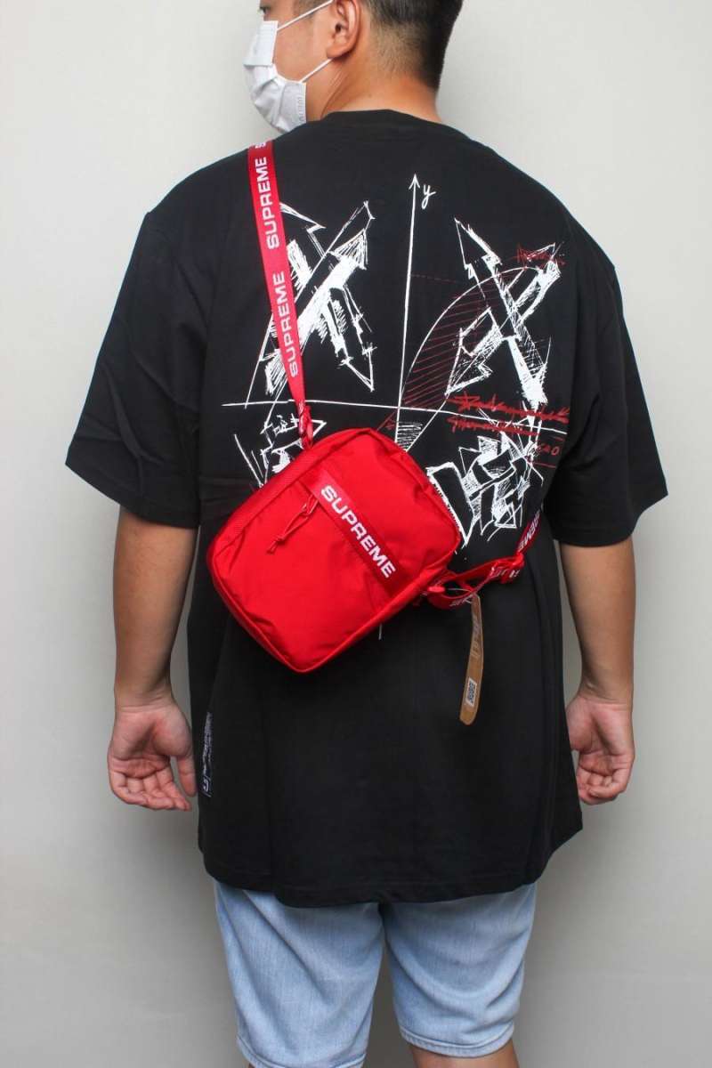 Harga sling bag supreme discount ori