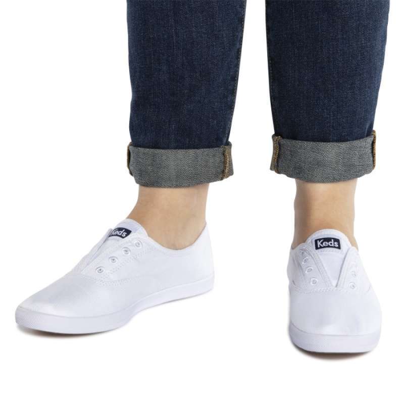 Keds chillax hot sale seasonal solid