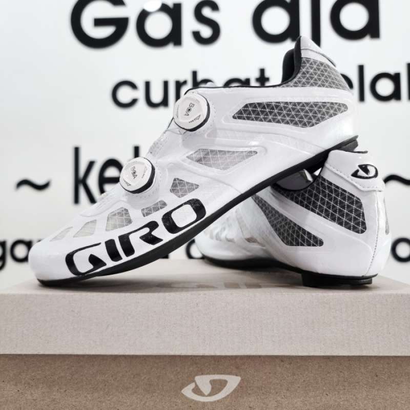 Sepatu cleat best sale giro