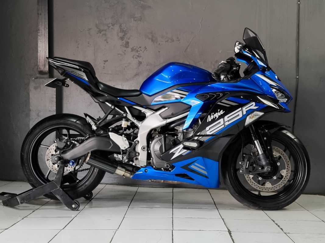 2021 kawasaki store ninja zx25r