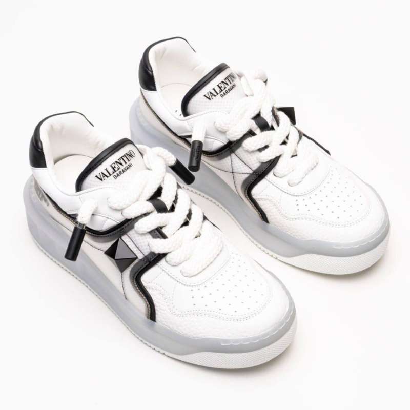 Sepatu valentino garavani outlet