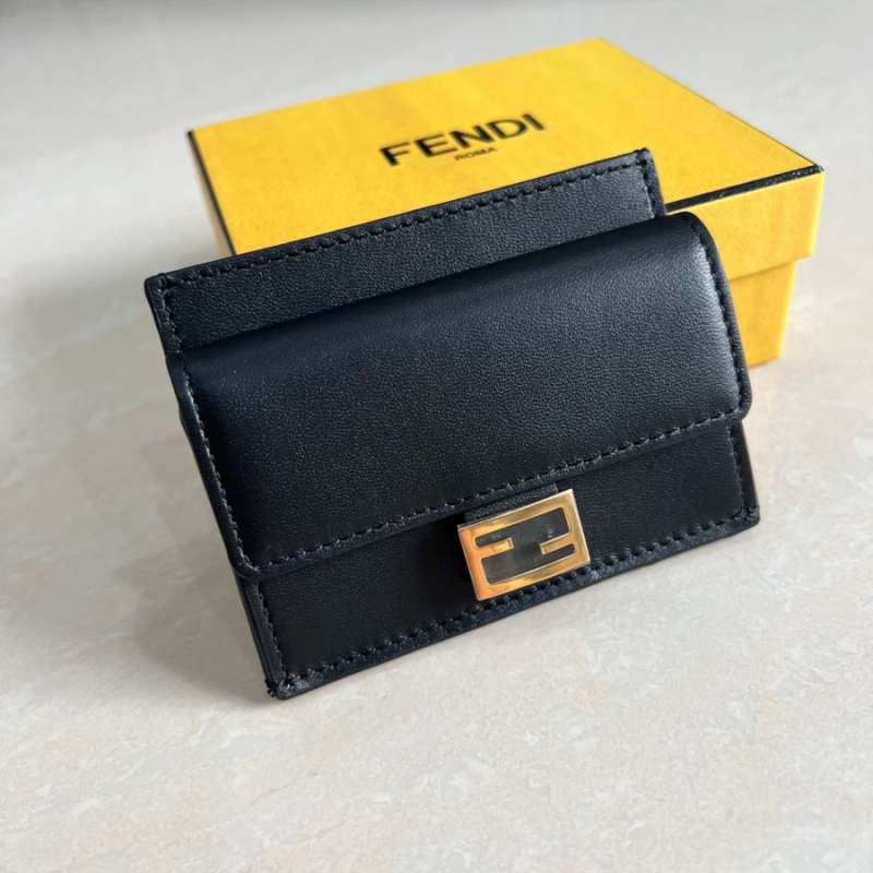 Fendi baguette card holder online