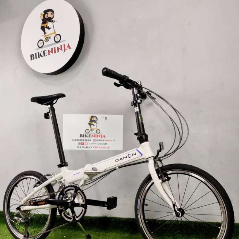 Dahon vitesse hot sale d18