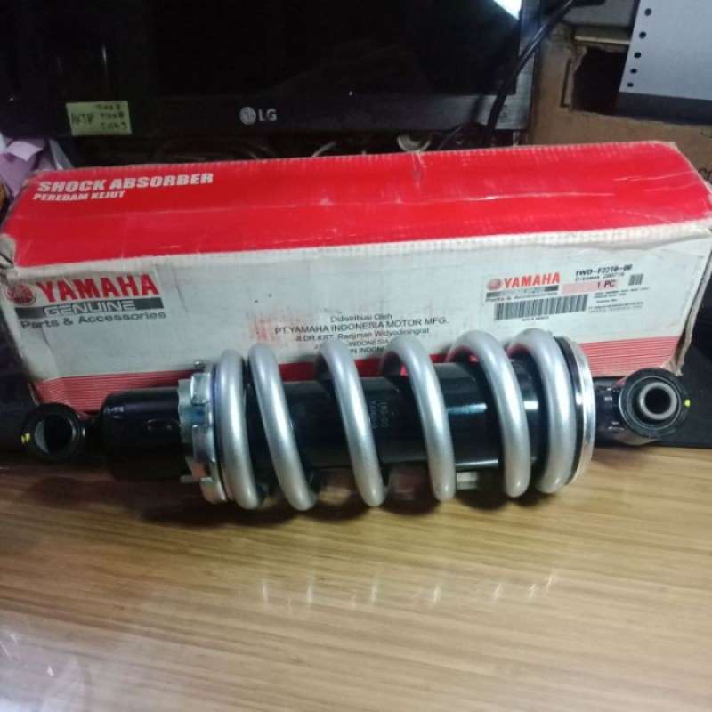 Shock clearance belakang r25