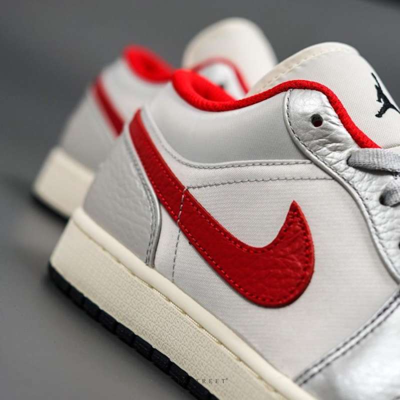 Jual air jordan deals 1