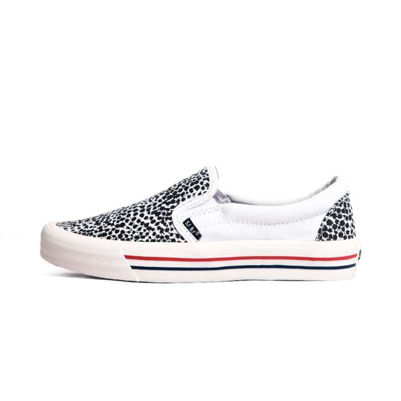 Foto sepatu deals vans leopard