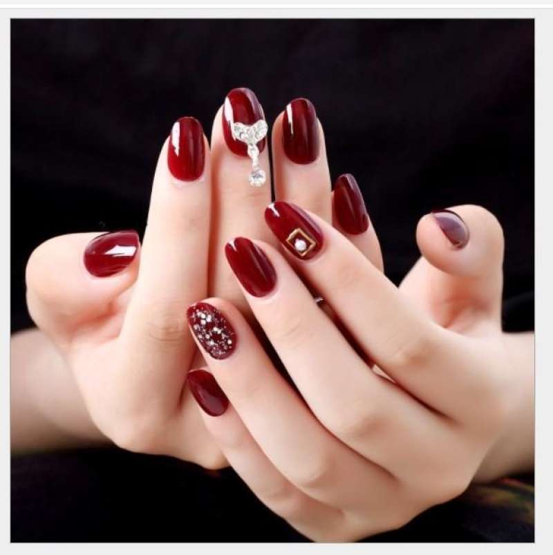Bold Nail Art Merah Inspiration