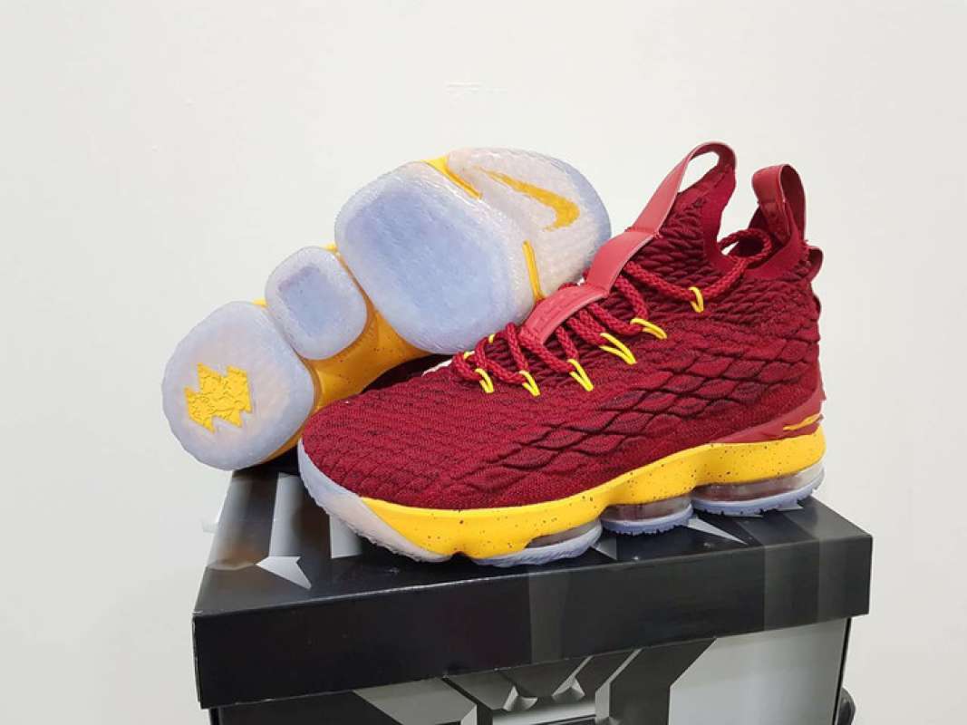 Jual lebron 15 new heights volcano di Seller MasTEGUH Tugu