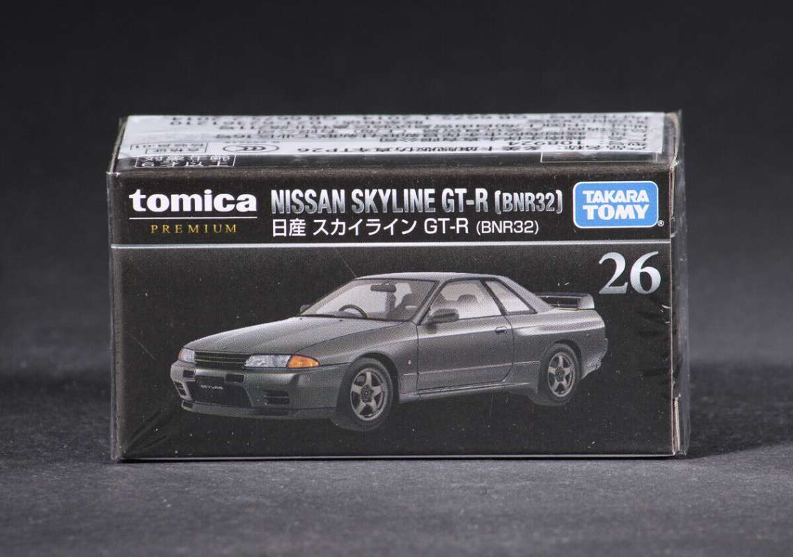 Tomica premium r32 on sale