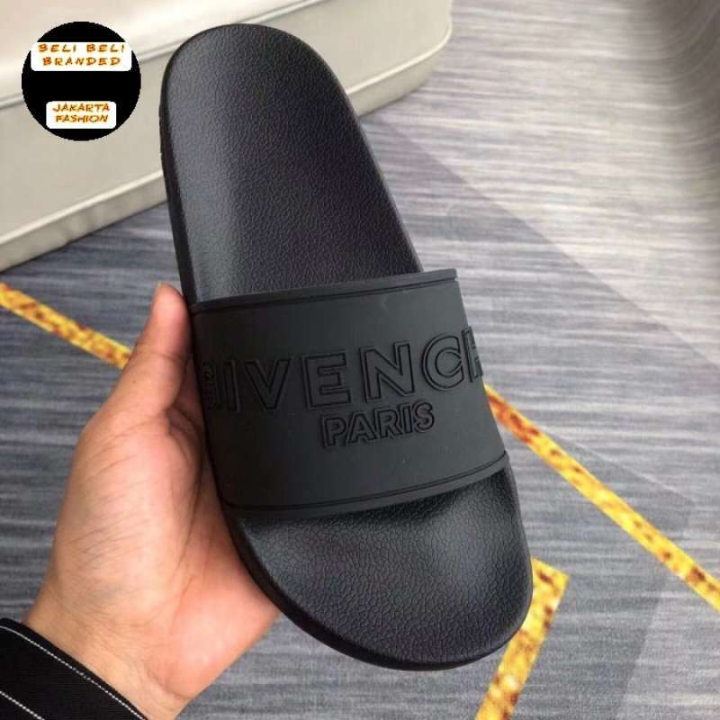 Sandal store pria branded