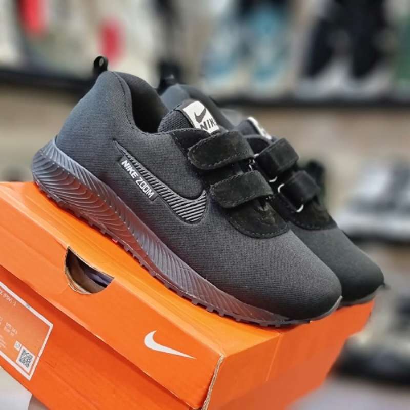 Nike zoom tk deals