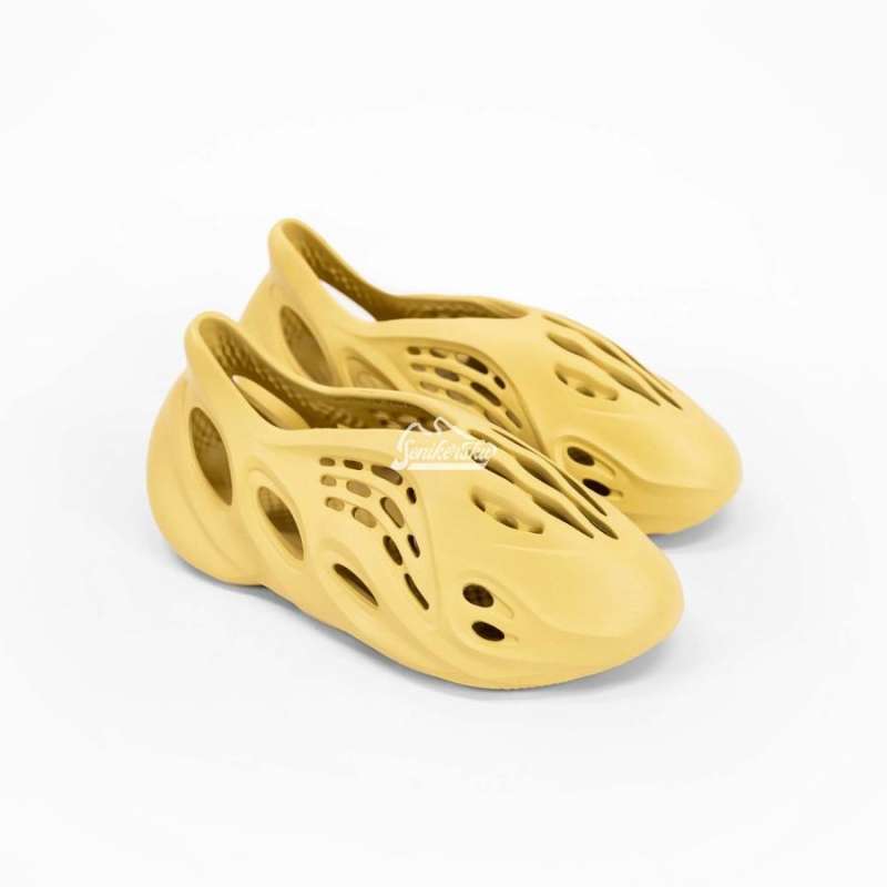 Jual Yeezy Foam Runner Sulfur (100% Authentic) - US 10 / 44.5 di Seller  Senikersku_ID Official Store - Senikersku | Blibli