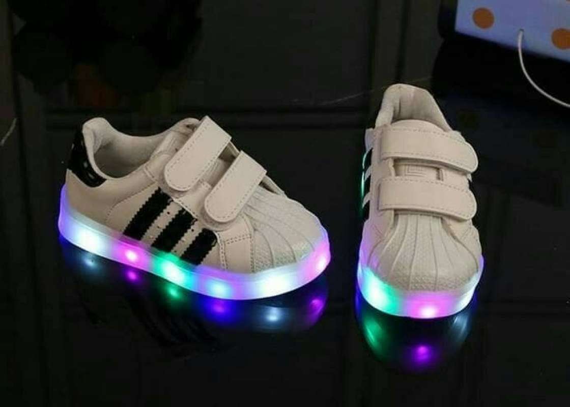 Harga sepatu hotsell led adidas