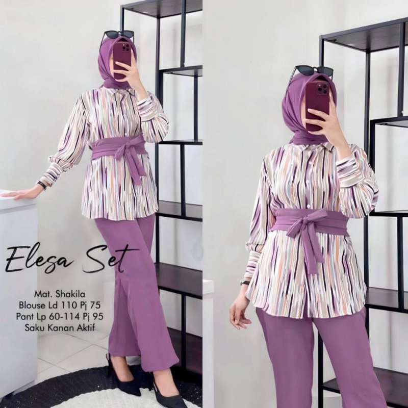 Eng chiroyli yalangoch kokraklar Toshakda jinsiy aloqa, u tepada