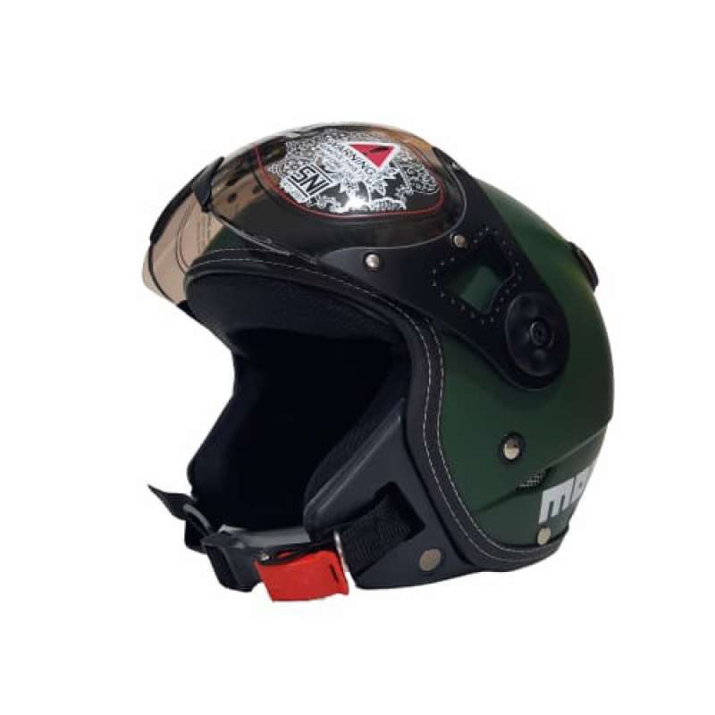 Helm pilot momo 2025