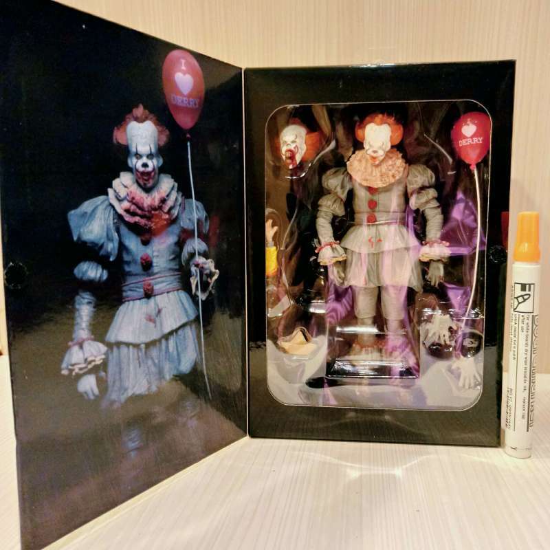 Jual mainan action figure it pennywise bloody tinggi sekitar 7