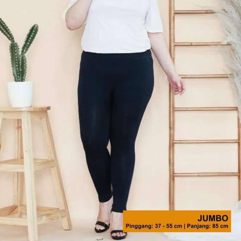 Katta ayol mushuklar bilan porno