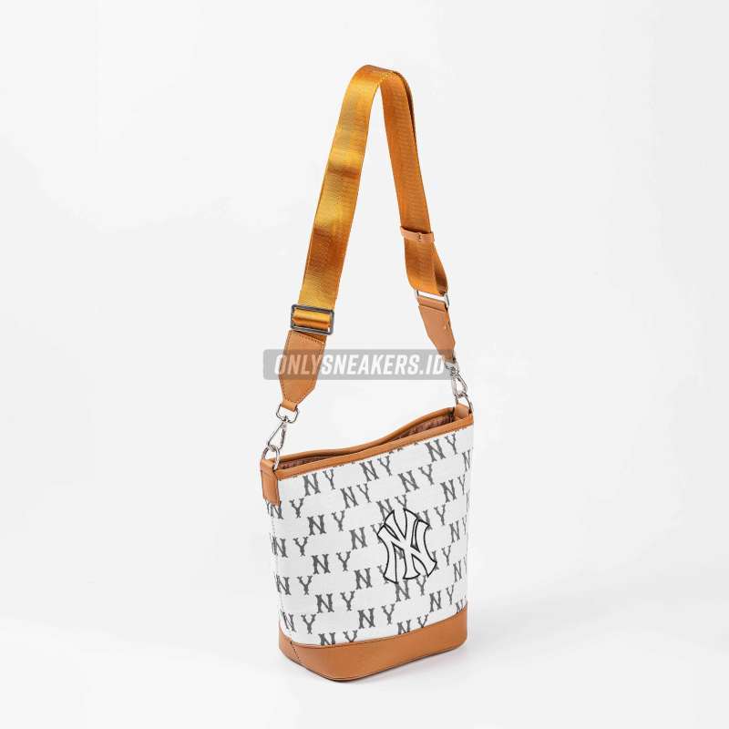 ☆送料・関税込☆MLB★Big Classic Monogram JQD Bucket Bag★ MLB ] Big Classic Monogram JQD Bucket Bag ☆大人気☆