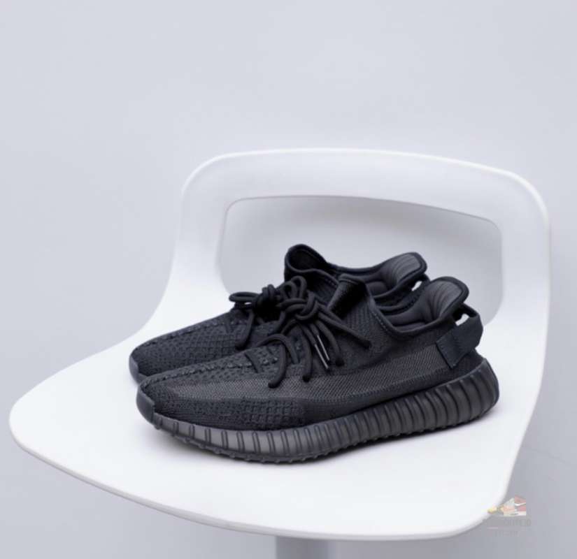 YEEZY BOOST 350 V2 ONYX 100 AUTHENTIC