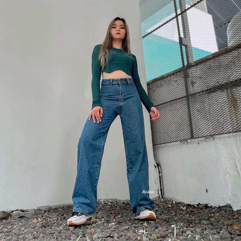 Büstgendagi yuzsiz surat