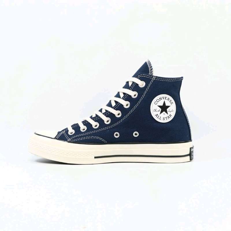 Sepatu converse navy blue clearance