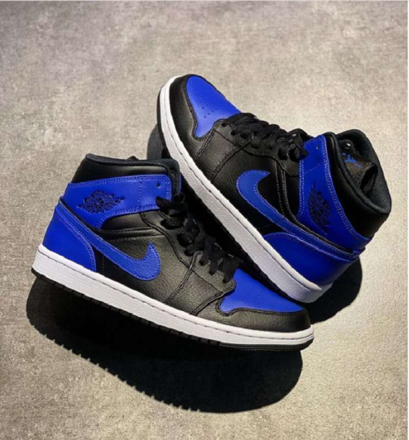 aj1 mid hyper blue