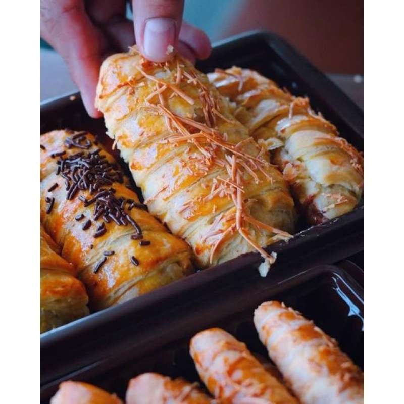 Jual Bolen Lilit Yogya Breadco Pisang Bolen Oleh Oleh Bandung di