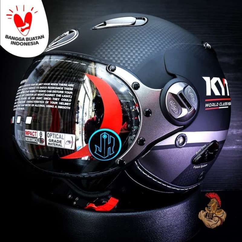 Suka Berkendara dengan Motor? Yuk Cek 15 Rekomendasi Helm KYT Terbaru