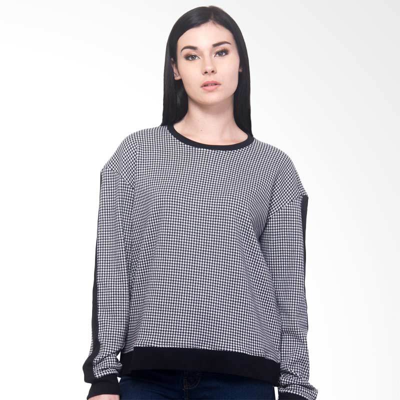 5 Rekomendasi Sweater di Bawah Rp300.000 untuk Musim Hujan