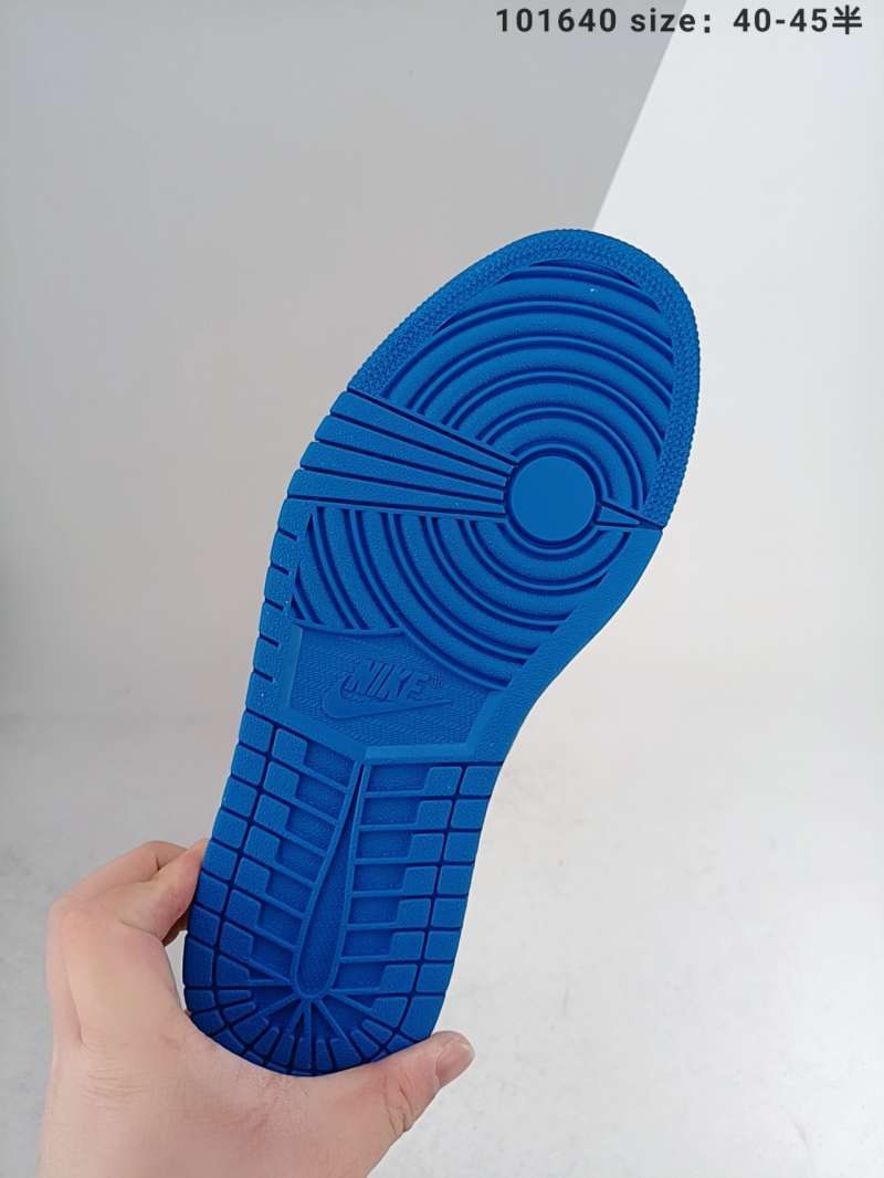 aj1 travis scott fragment snkrs