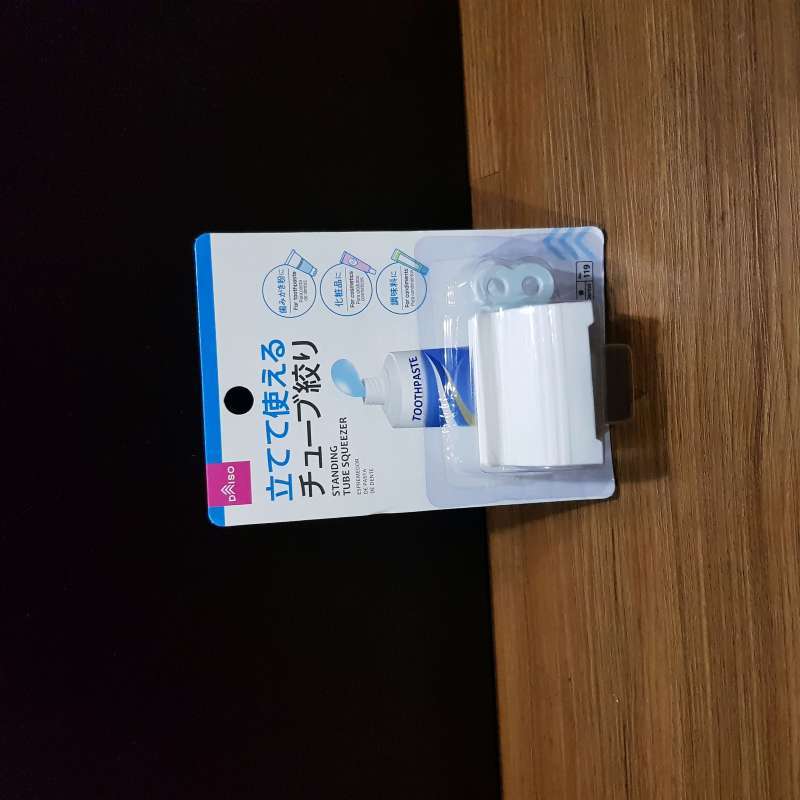 Jual Daiso Standing Tube Squeezer Toothpaste Tabung Pemeras Pasta Gigi