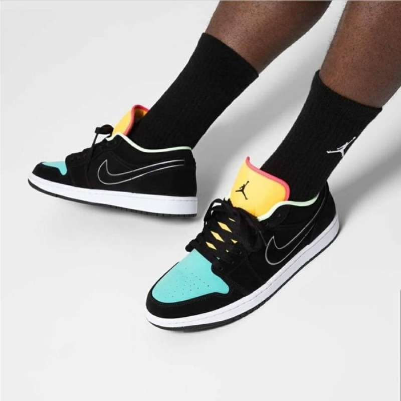aj1 low se aurora green