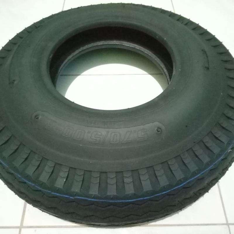 thumbnail interactive-video image 1 of Two 5.70/5.00-8 Forklift & Cart Inner Tubes – TYK Industries, Butyl Rubber With JS2 Metal Valves 1 of 2