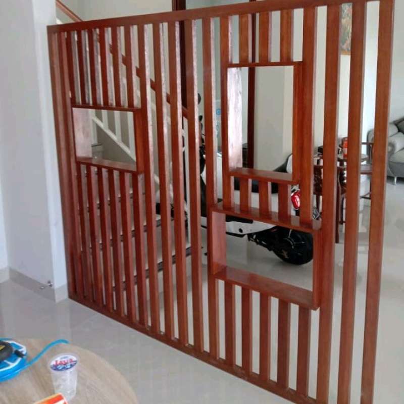 Jual sekat rumah minimalis / partisi rumah minimalis dari kayu versi