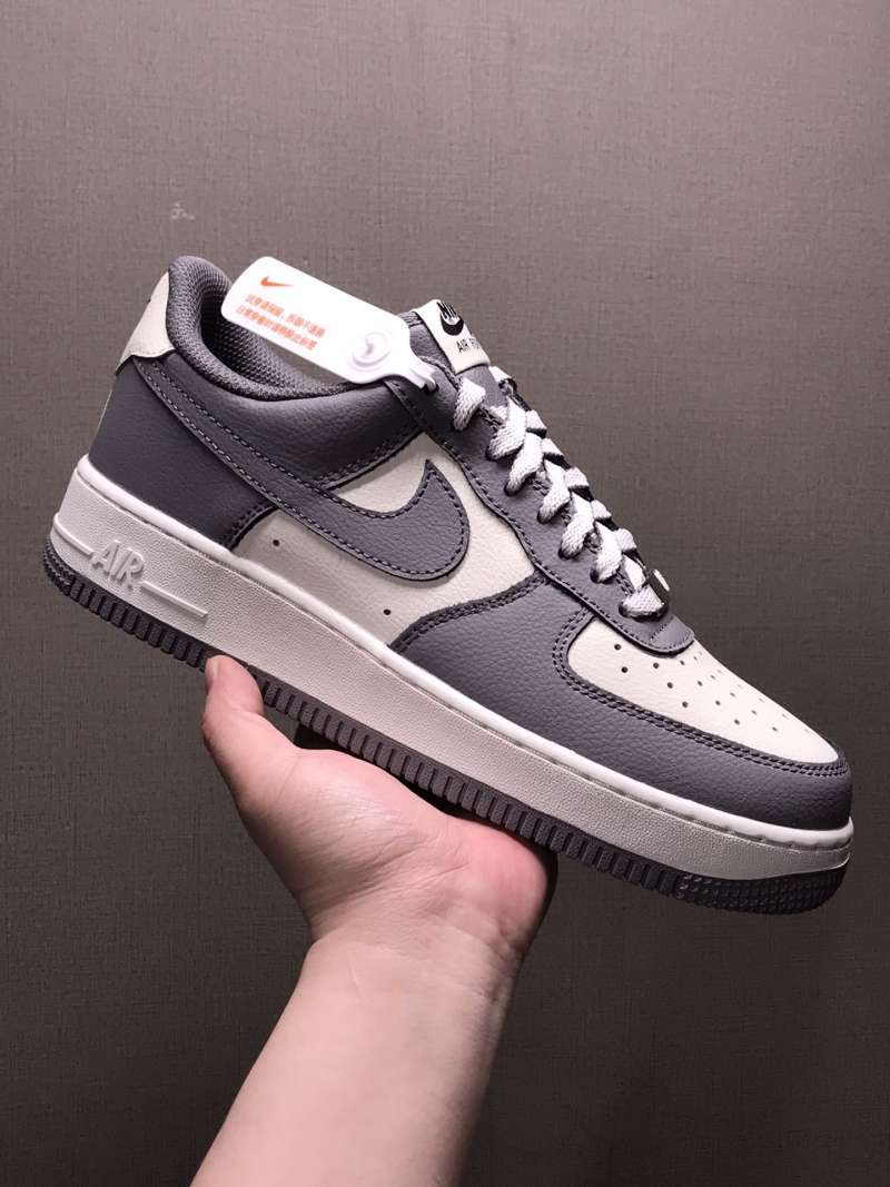 beli sepatu nike air force 1