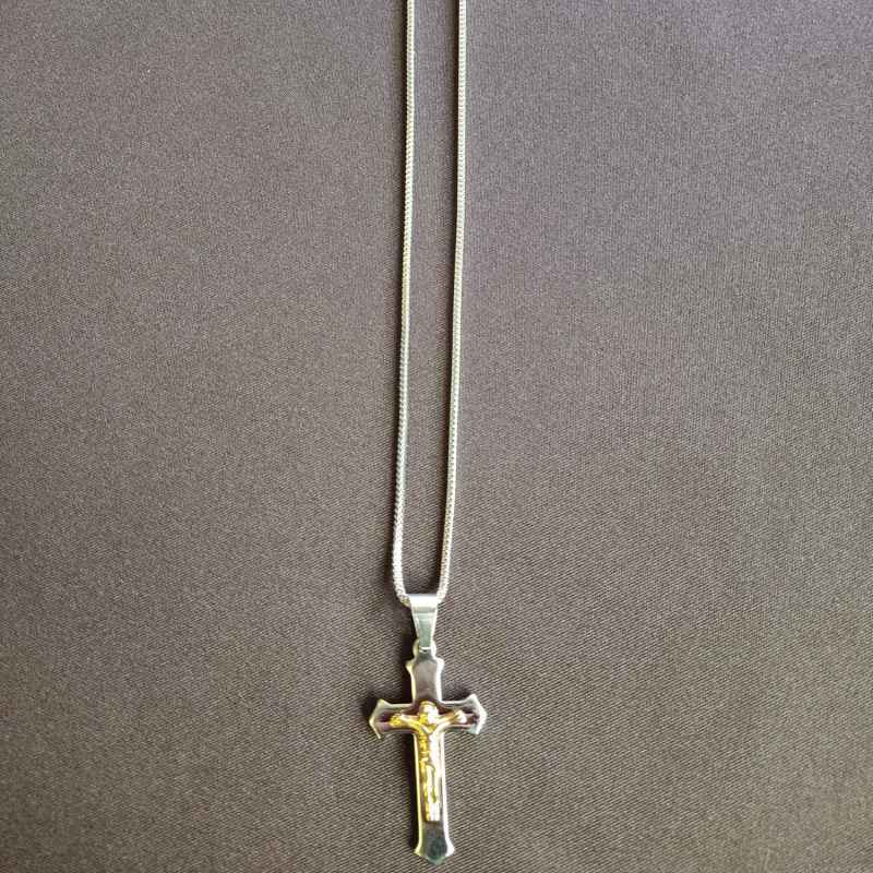 Jual Kalung Salib Model Tengah Gold Jesus Titanium Pria Wanita Korea