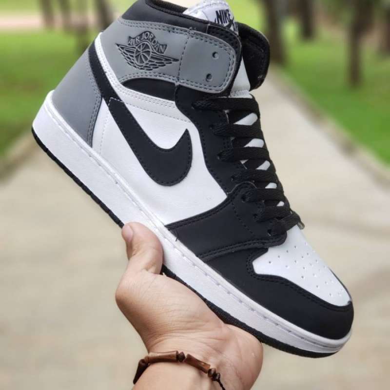 sepatu sneakers nike jordan
