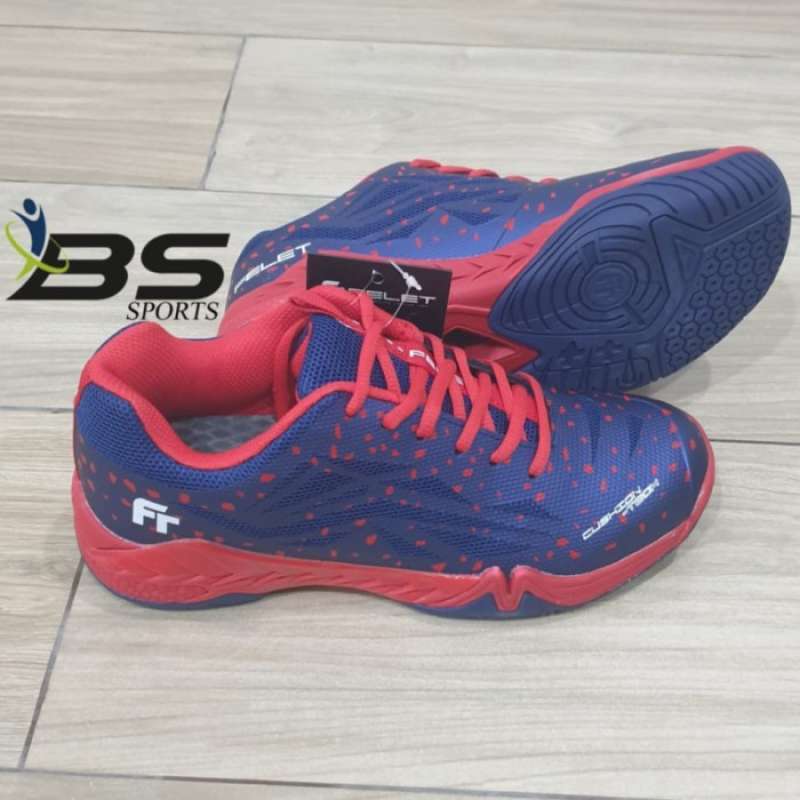 sepatu badminton asic