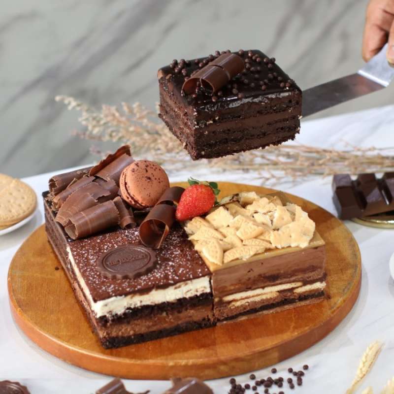 Promo Kue Ulang Tahun Chocolate Signature Cake Premium Surabaya 20x20cm