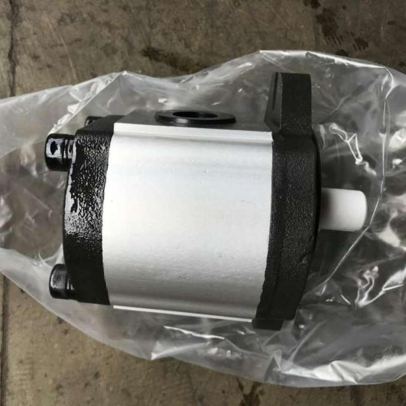 9218031 9218033 Hydraulic Gear Pump For Hitachi ZX240-3 ZX270-3