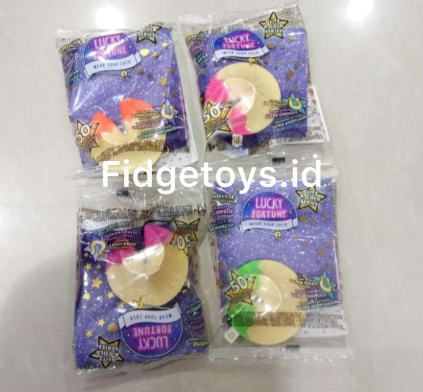 Promo WOWWEE LUCKY FORTUNE BLIND SERIES 1 COLLECTIBLE BRACELETS Diskon
