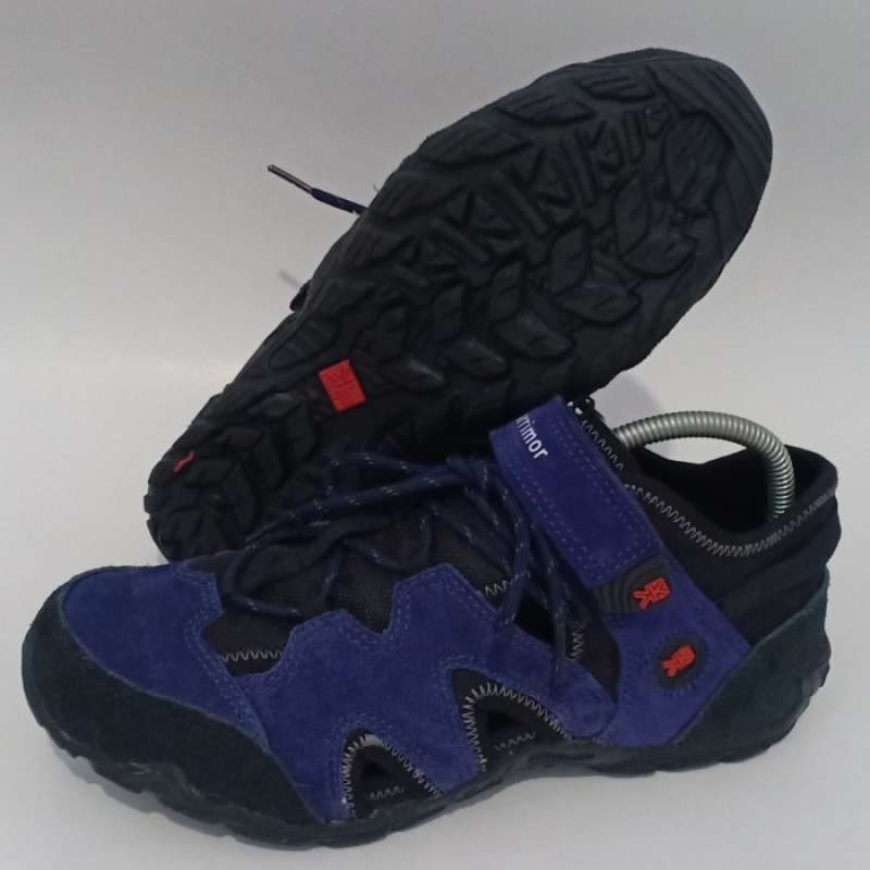 Petualangan di Ujung Jari: Panduan Lengkap Memilih Sepatu dan Sandal Gunung Jual Online