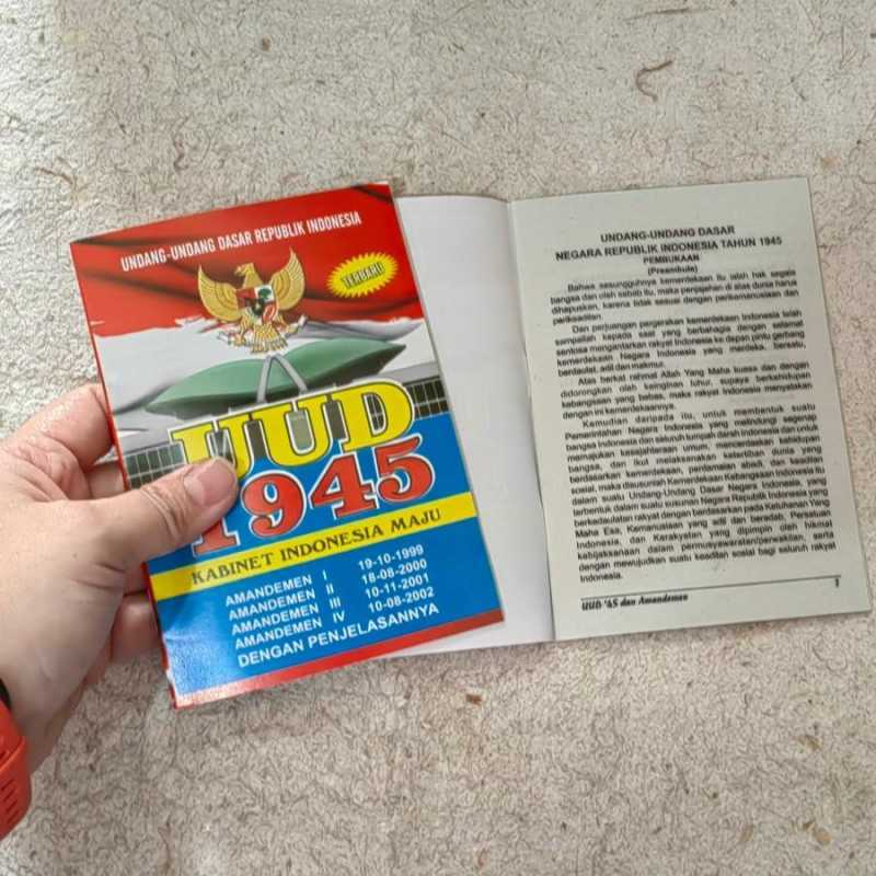 Jual Buku Uud 1945 Undang Undang Dasar 1945 Di Seller Andreane Shop