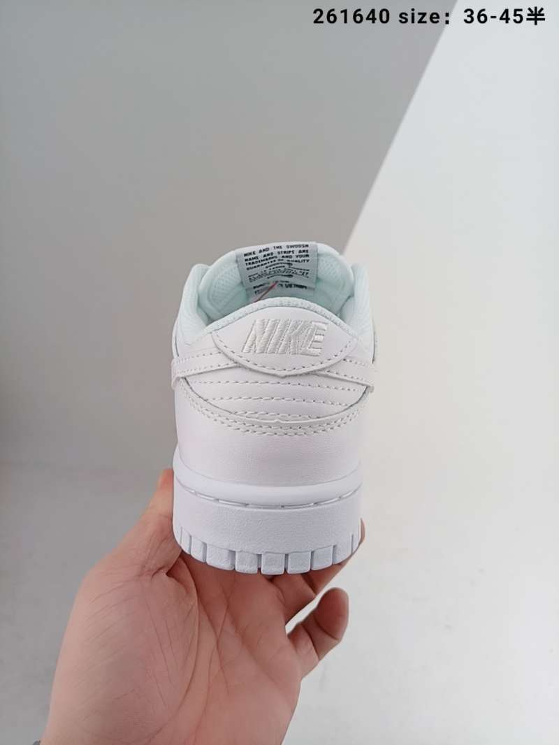sb dunk triple white