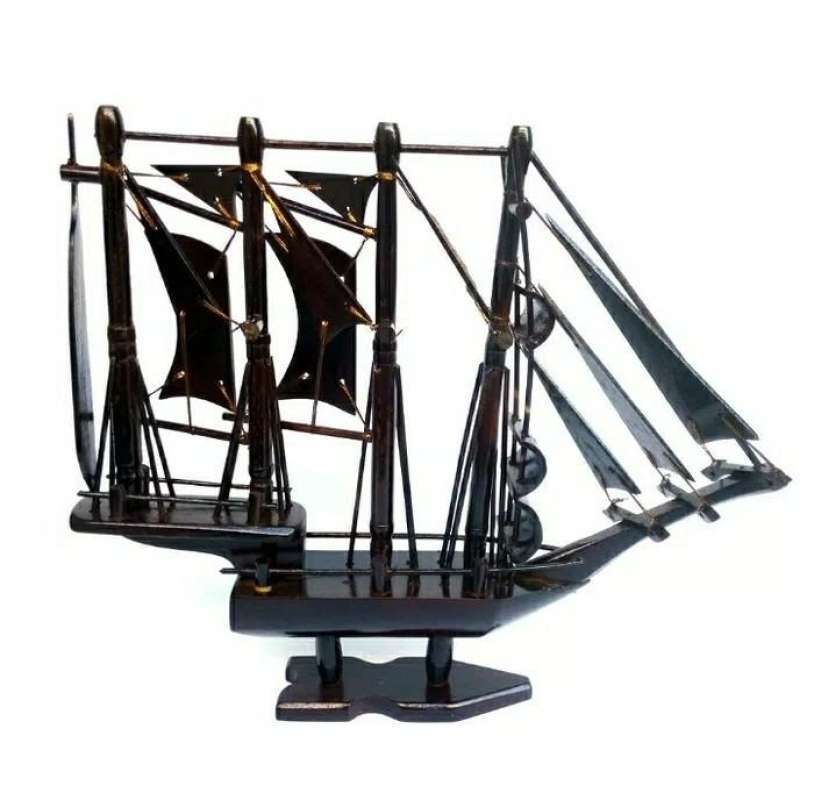 Jual Miniatur Kapal Pinisi dari Kayu Jati Asli 60 x 50 x 10 cm di