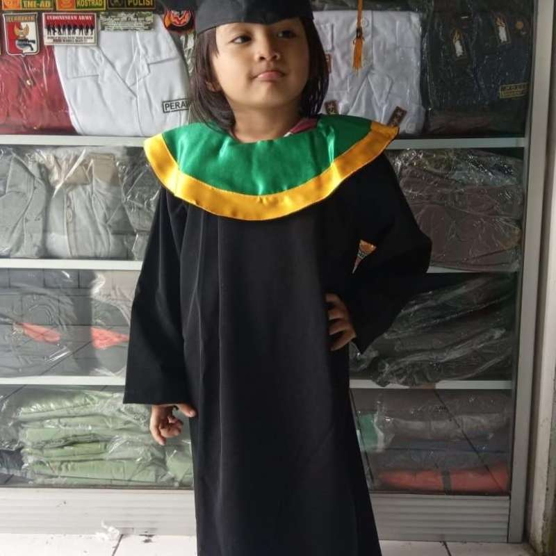 Jual seragam wisuda anak tk di Seller Ricky Military - Sumbersari, Kab