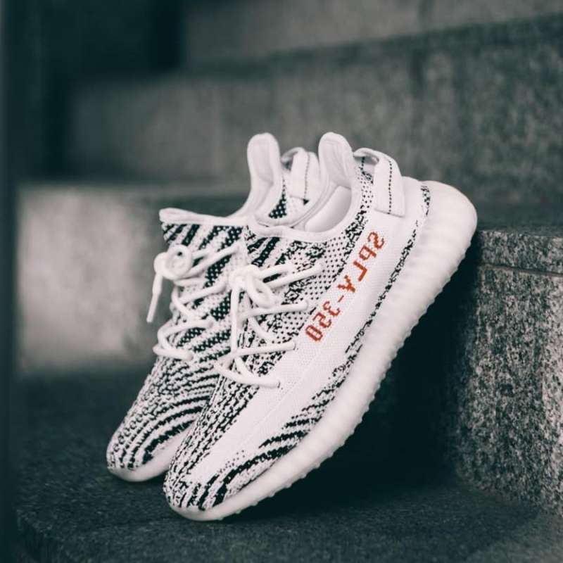 sepatu yeezy boost