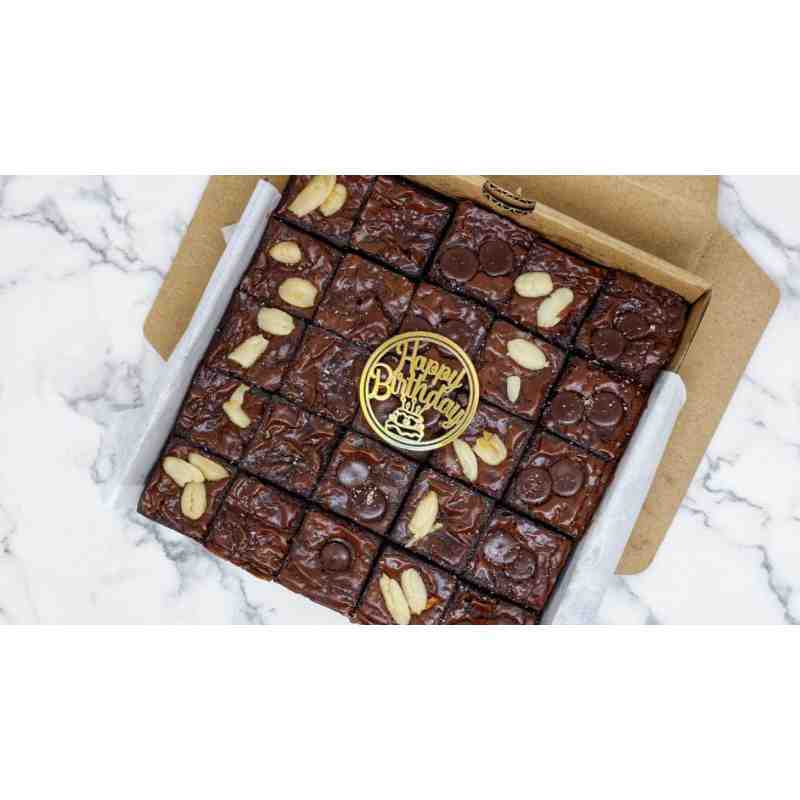 Jual Fudgy Brownies Party Edition (incl toppers, greeting card and varian topping) di Seller