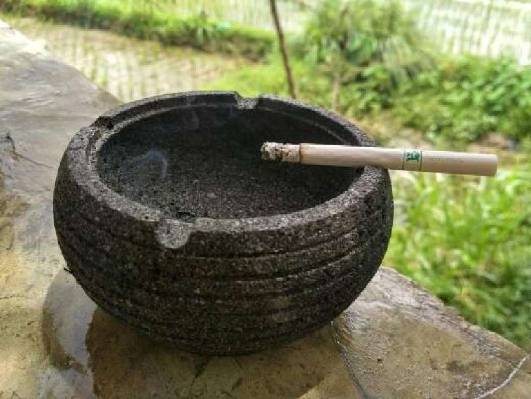Jual asbak rokok batu lava di Seller PUSAT KERAJINAN - Taman Martani ...